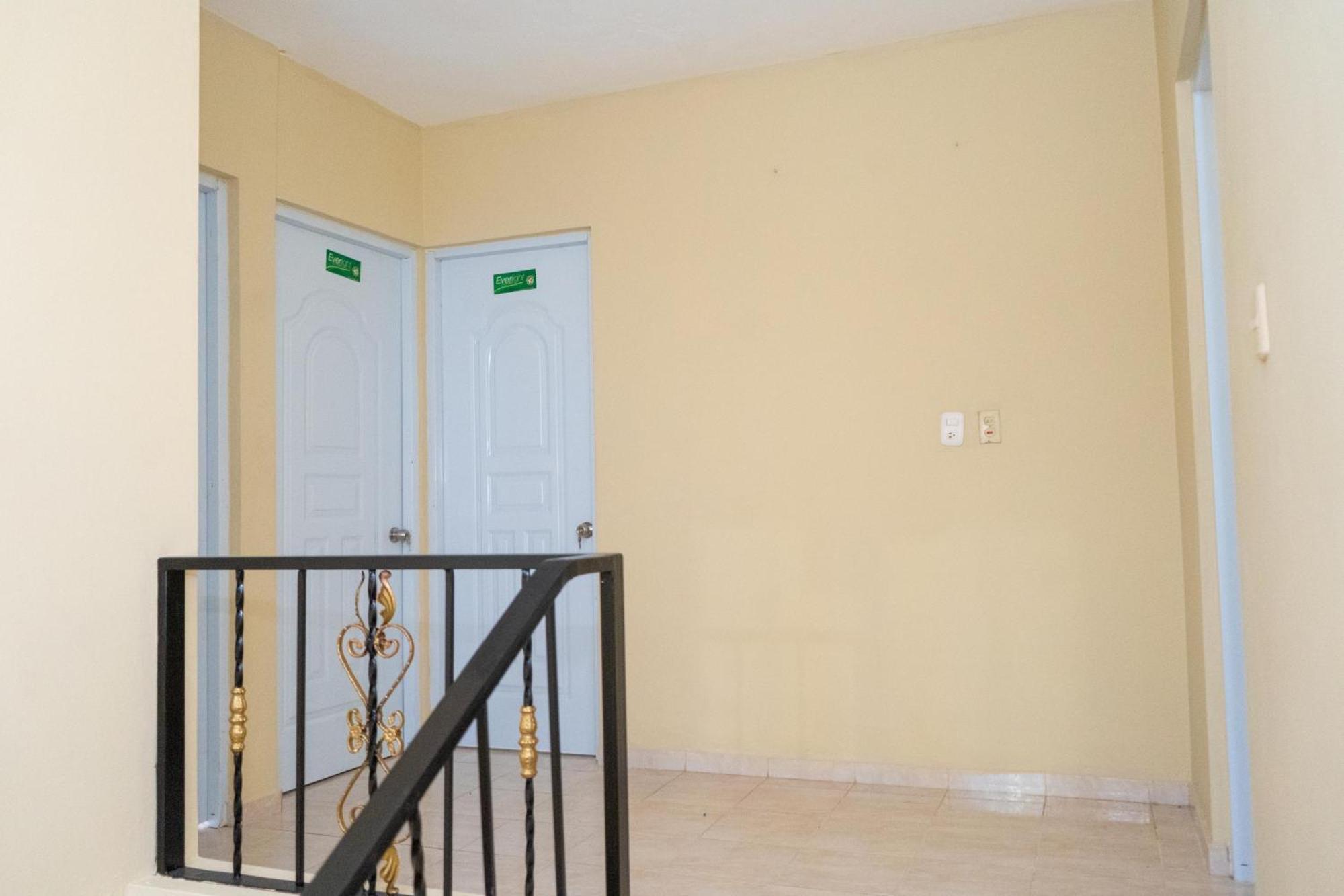 La Grua Casa Familiar Acogedora En Zona Residencialヴィラ エクステリア 写真