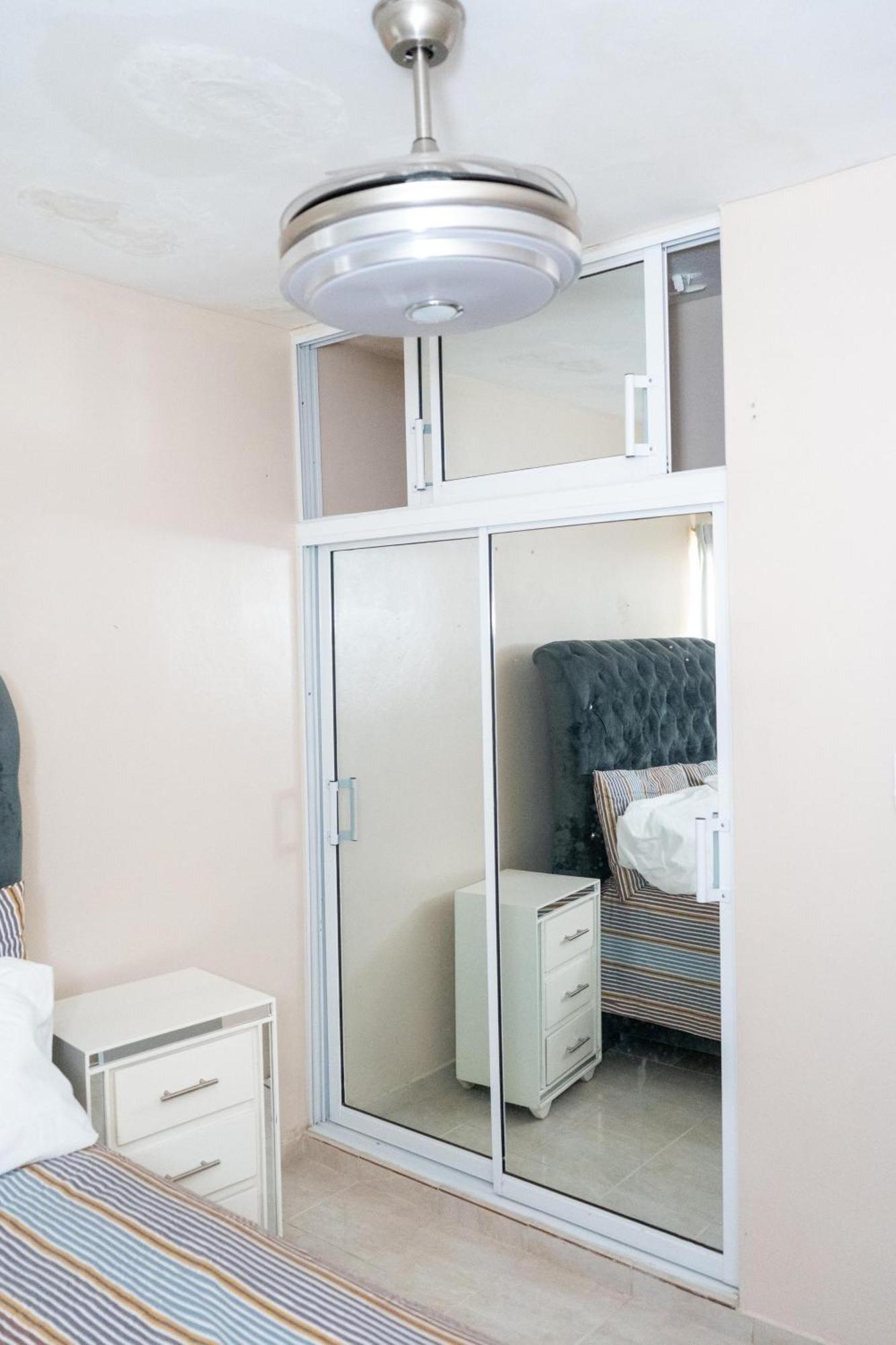 La Grua Casa Familiar Acogedora En Zona Residencialヴィラ エクステリア 写真